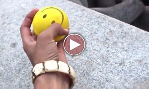 मुंबई में घुमते हुए एक आदमी का पावरफुल वीडियो    