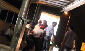 अमीर के सब हैं भाई मगर गरीब ना है कोई