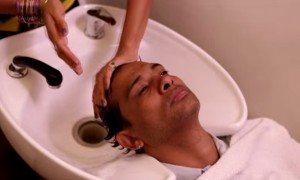 फैशन के चक्कर में लग गया चूना,फूटी किस्मत बन गया बकरा 