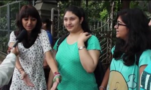 क्या पब्लिक में प्यार करना लीगल होना चाहिए  