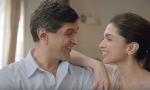  देखिये जब दीपिका पादुकोण ने किया पापा के साथ एड, आपके चेहरे पर मुस्कराहट ज़रूर लगेगा ये वीडियो  