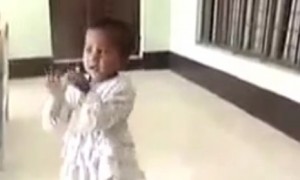 इस छोटी सी बच्ची ने कुछ ऐसे गया गाना की आप भी रह जायेंगे दंग