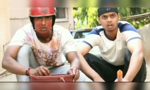 क्या आपका भी कोई ऐसा ही बिलकुल बेवक़ूफ़ दोस्त है?