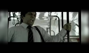 छींकने वक़्त रुमाल या कोहनी से अपने मुँह को ज़रूर ढक लें