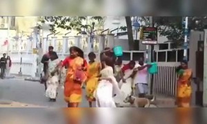 इस होली स्पेशल वीडियो को देख आपकी हसीं रुके न रुकेगी