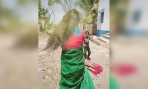 इस होली आप भी बिलकुल ऐसे ही खुश रहिये