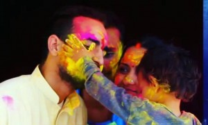 होली मनाये अपने प्रिय और परिवार के साथ