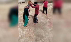 पानी डालो और बोलो बुरा न मानो होली है