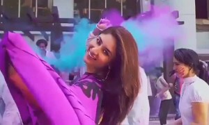 आप सभी को होली की ढेर सारी बधाइयां