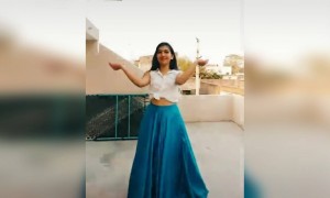 फागुन में रंग बरसाए