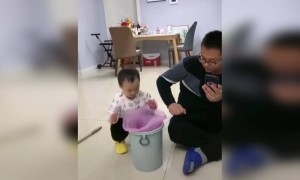 फ़ोन से नज़रें हटा कर कभी आस पास भी देख लो