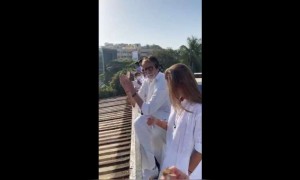 अमिताभ बच्चन ने पीएम मोदी की अपील पर जमकर बजाई ताली, देखें वीडियो