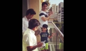 तुषार कपूर ने भी बजायी ताली आभार जताने के लिए