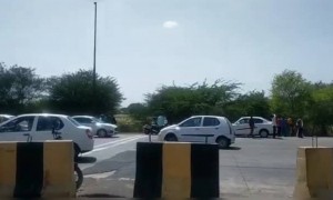 इंदौर से उज्जैन जाने वालों को रोका.