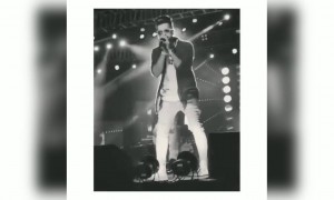 तुझे कितना चाहने लगे हम