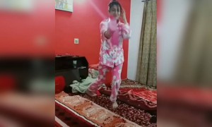 घर के अंदर बैठे बैठे सब बोर हो जा रहे है