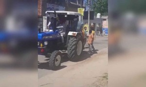 लोग अपने लोकैलिटी की सफाई खुद कर रहे है