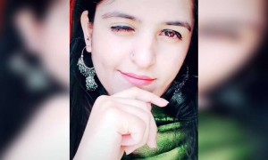 करि ना कंजूसी सोनिया