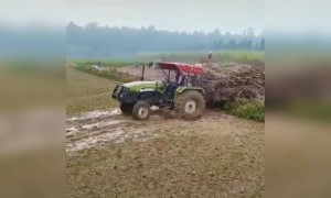 ट्रेक्टर से भी लोग स्टंट दिखा सकते है