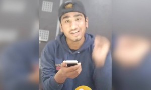 बात तो सही है, मोबाइल तो गया उसका