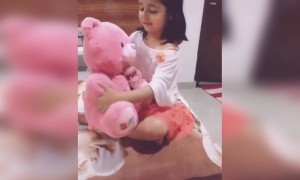 देखिये इस प्यारी से बच्ची का वीडियो