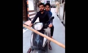 ये लो दोस्त ही छोड़ कर भाग गया