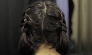 भुवन बम लड़की जैसा छोटी बाँध कर क्यों नाच रहा है? LOL.