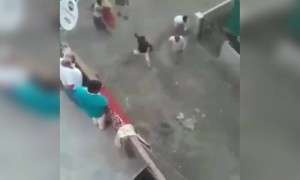 इंदौर में लोगों ने पुलिस से की झड़प