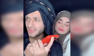 डार्लिंग आँखों से आँखें चार करने दो