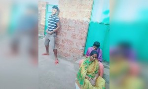 आशिक़ी के लिए लोग झाड़ू खाने को भी तैयार बैठे है