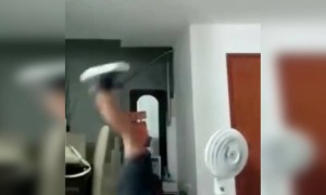 और ये पंखा गया टूट LOL