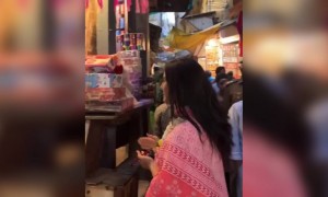 सारा अली खान काशी की सैर करते हुए