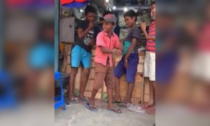 देखिये इस कूल बच्चे का कूल सा डांस