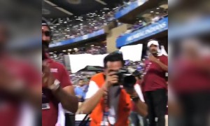 ये याद है आपको जब पूरे स्टैडियम ने सचिन को विश किया था