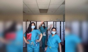 देखिये इन नर्सों का क्यूट डांस वीडियो