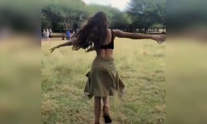 दिशा पटानी पार्क की सैर करते हुए