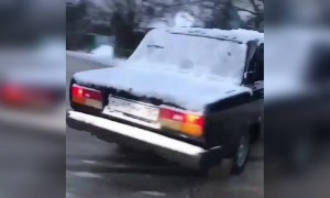 कार ने किया क्या गजब का स्टंट