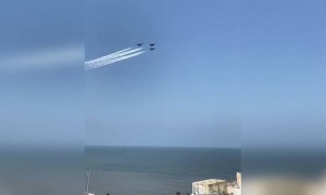 मुंबई के आसमान में दिखें जेट प्लेन्स