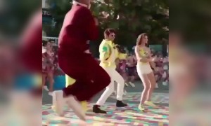 अँखियों से गोली मारे