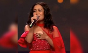 अंखियां मेरी पूछ रही है