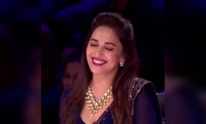 माधुरी और सोनाक्षी का क्यूट वीडियो