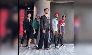 टाइगर और उनके दोस्तों का कूल डांस