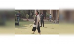 दीपिका टेंनिंग खेलते हुए