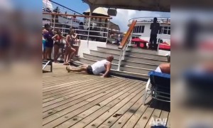 और ये गिरा है क्या ज़ोरदार