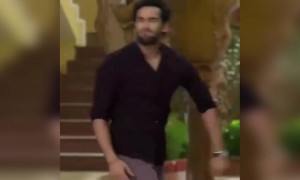 पैर में चोट पर फिर भी डांस कर रहे है