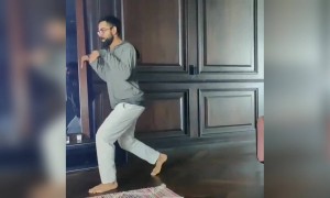 विराट कोहली बन गए डाइनोसौर