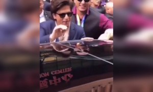 शाहरुख़ खान की फैन फोल्लोविंग देखिये