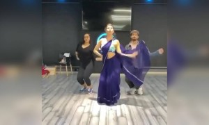 गेंदा फूल गाने पर प्यारा सा डांस