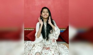 कहने को जश्न ऐ बहारा है