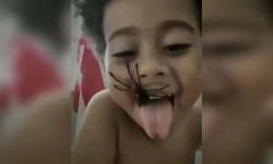 बच्चे को की डर लगा LOL